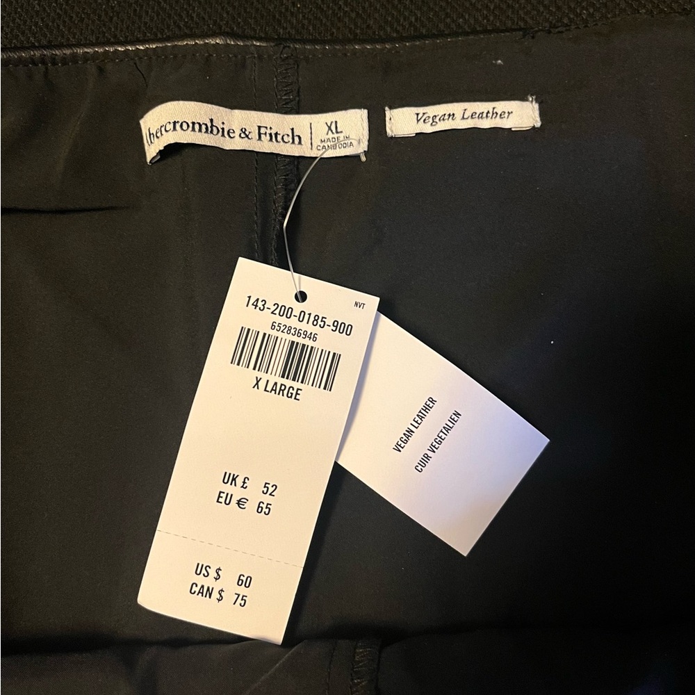 Black vegan leather skirt, XL